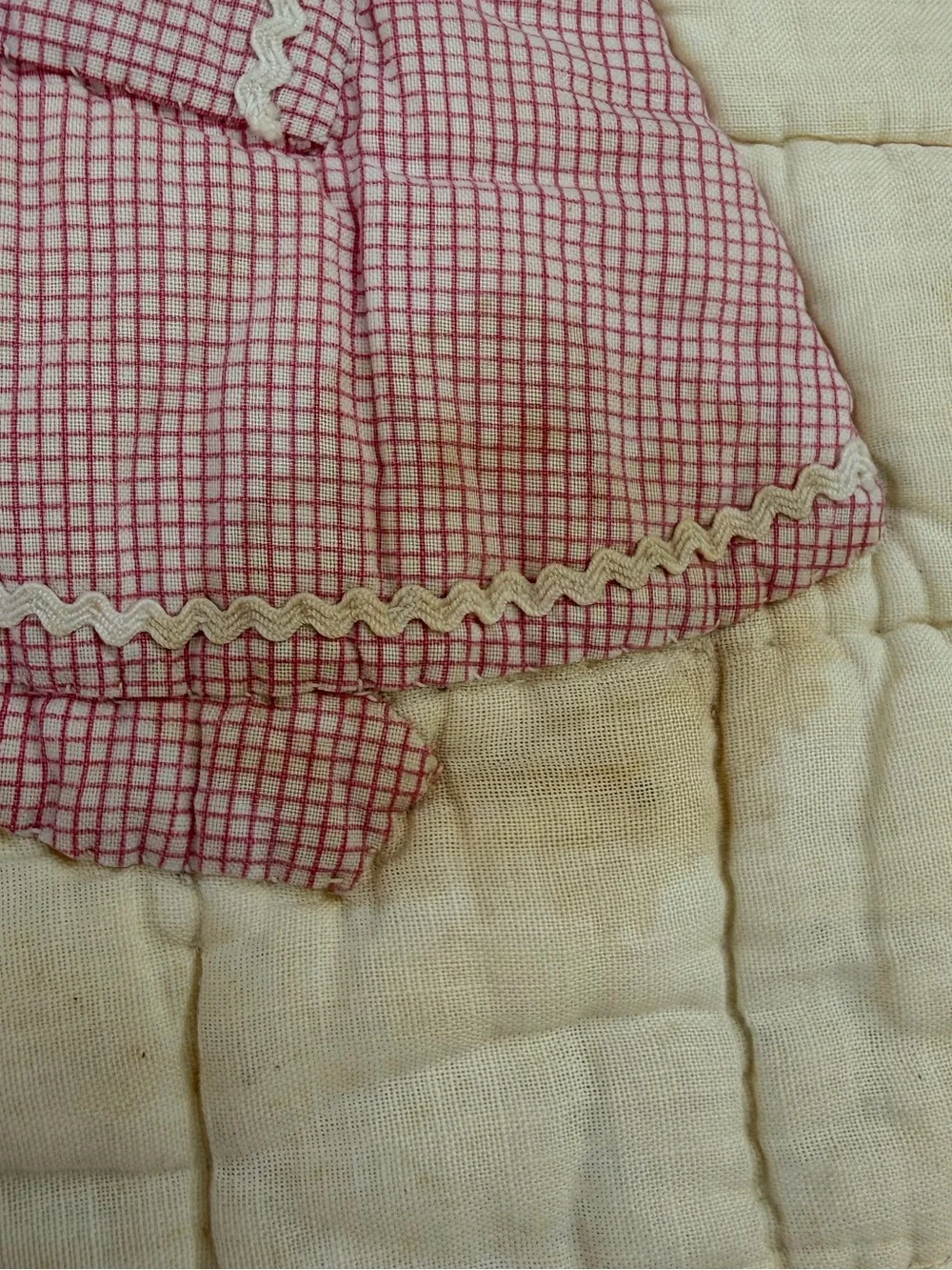 VTG Sunbonnet Sue Baby Lap Quilt Hand Sewn Purple Pastel 35x53 Damaged Cutter